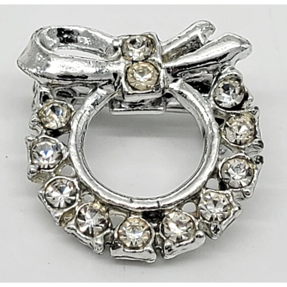 Christmas Wreath Brooch Pin Clear Rhinestones Bow Ribbon Silver Tone Holiday - Picture 9 of 11